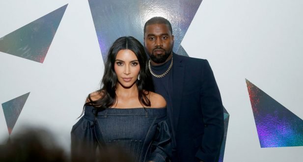 Surto de Kanye West levou Kim Kardashian a pedir divórcio; rapper doou cinco Lamborghinis da família, diz empresária - Imagem do artigo original