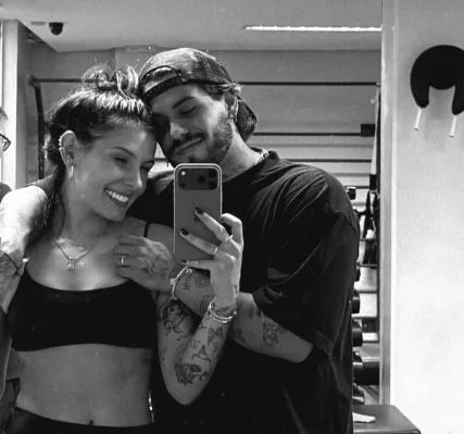 Anéis idênticos de Ana Castela e Zé Felipe geram rumores, mas assessorias negam aliança - Imagem do artigo