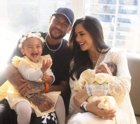 Neymar arma trote com elenco do Santos para segurança que acertou bolada em Mavie - Imagem do artigo