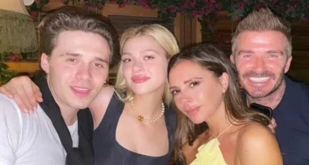 Victoria Beckham comenta rumores de atrito com Brooklyn e Nicola e recorda início do romance com David - Imagem do artigo
