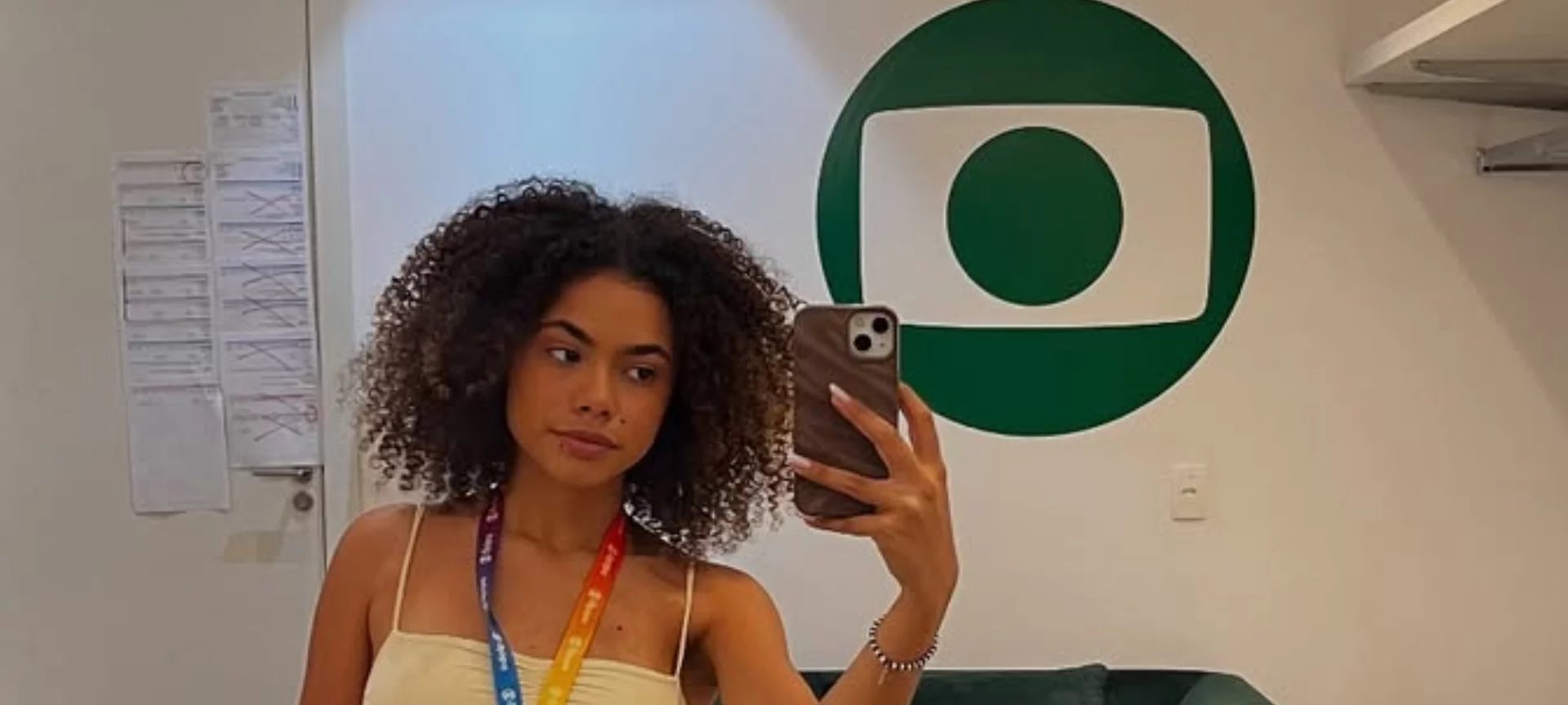 Vídeo revela emoção de Alana Cabral ao ser escolhida para protagonizar “Três Graças” - Imagem do artigo