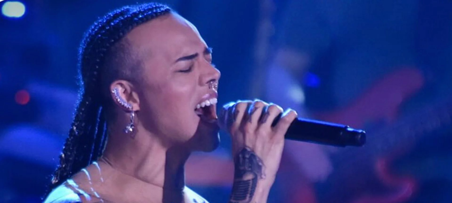 Brasileira OXA emociona no The Voice Alemanha e técnico mantém dupla após batalha marcante - Imagem do artigo