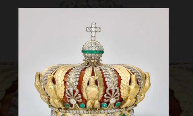 Polícia francesa prende dois suspeitos de roubo de joias avaliadas em R$ 550 milhões no Louvre - Imagem do artigo