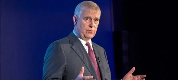 Rei Charles III determina saída do príncipe Andrew do Royal Lodge e retira uso do título de príncipe - Imagem do artigo