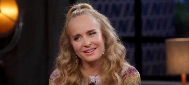 Angélica descarta harmonização facial ao vivo e critica julgamento constante sobre aparência feminina - Imagem do artigo