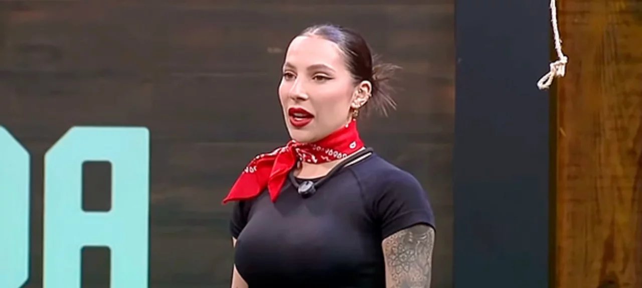 Martina Sanzi é expulsa de A Fazenda 17 após arremessar objetos durante festa - Imagem do artigo