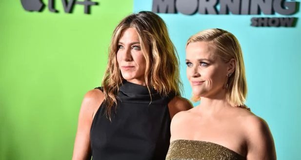 Reese Witherspoon fala sobre amizade com Jennifer Aniston e menciona Brad Pitt em podcast - Imagem do artigo